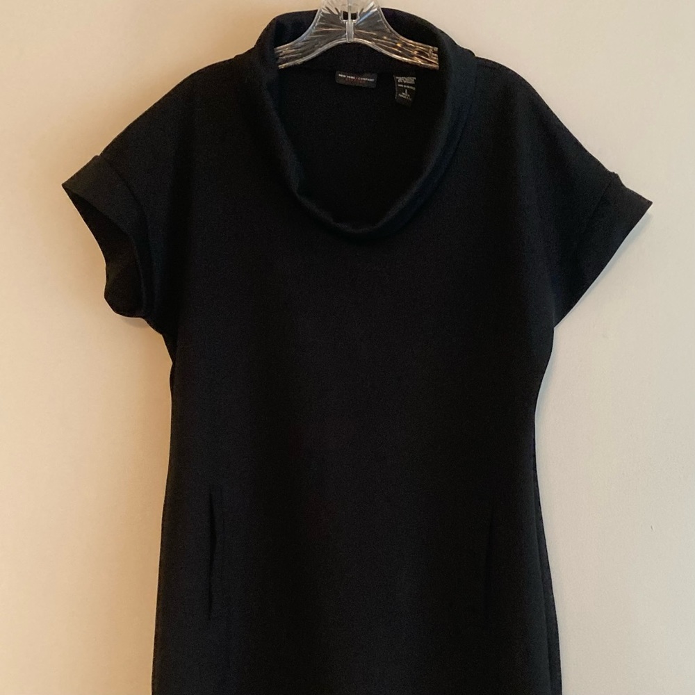 New York & Company Stretch Shift Knit Dress in Black, Large